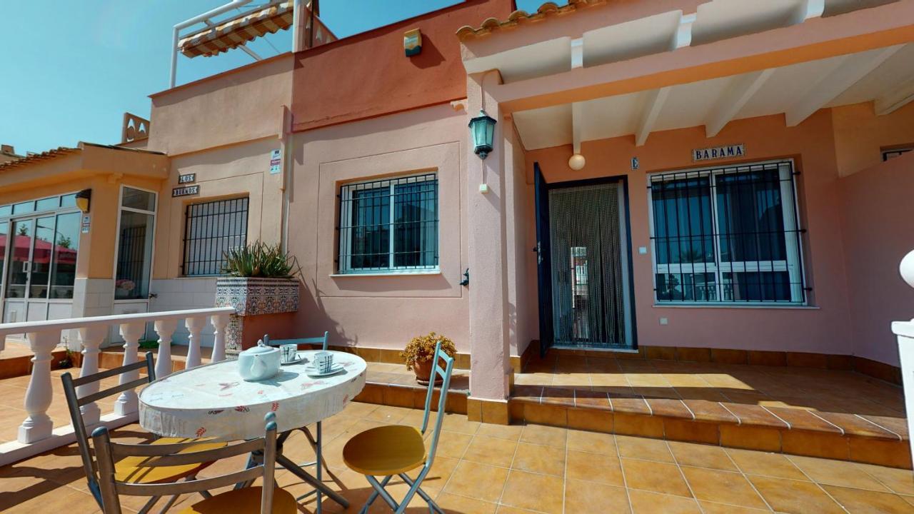 Cozy & Bright Bungalow Torrevieja Esterno foto