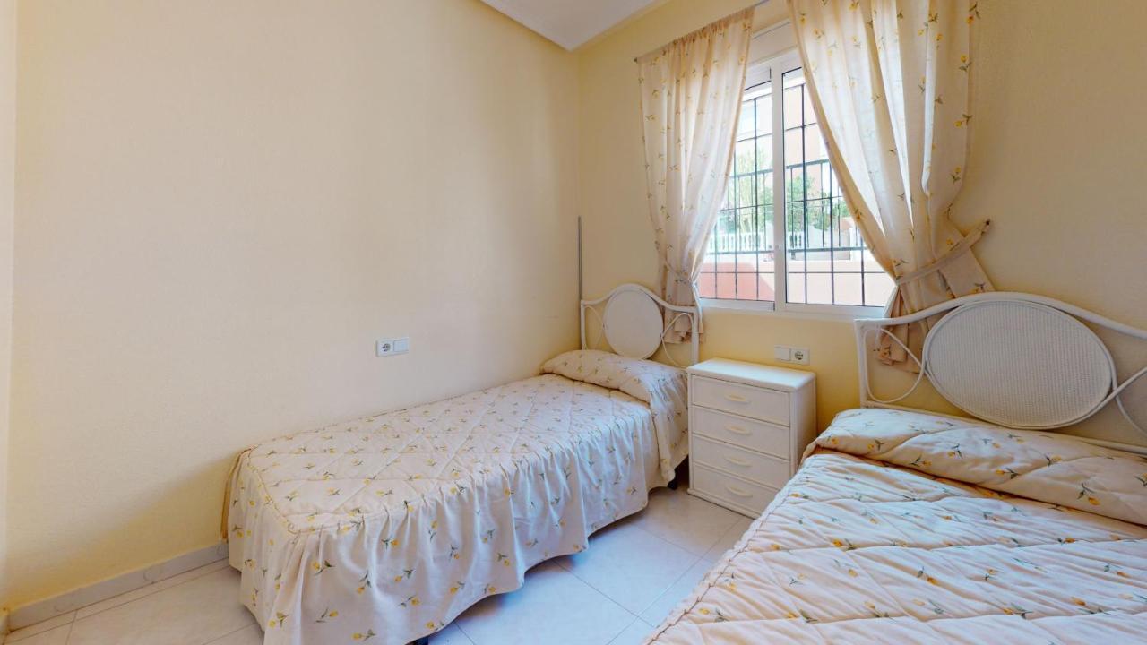Cozy & Bright Bungalow Torrevieja Esterno foto